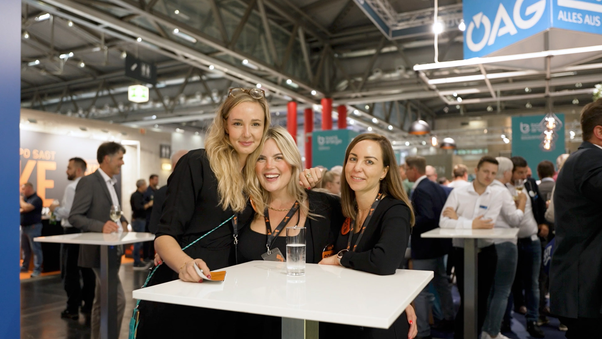 Teamaufnahme auf einer Messe