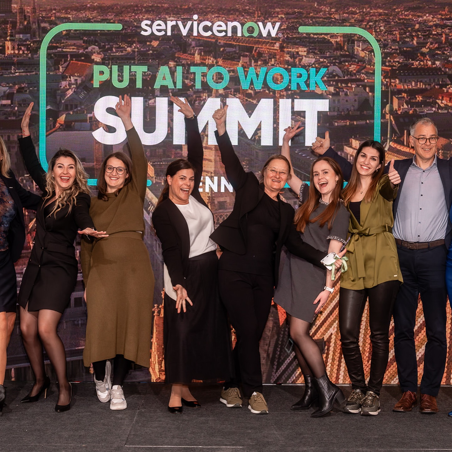 Teamfoto bei einem ServiceNow Event